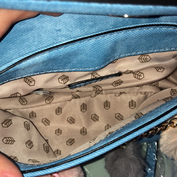 BRAND NEW✨ Pretty Baby Blue Spring Purse! - Picture 4 of 7